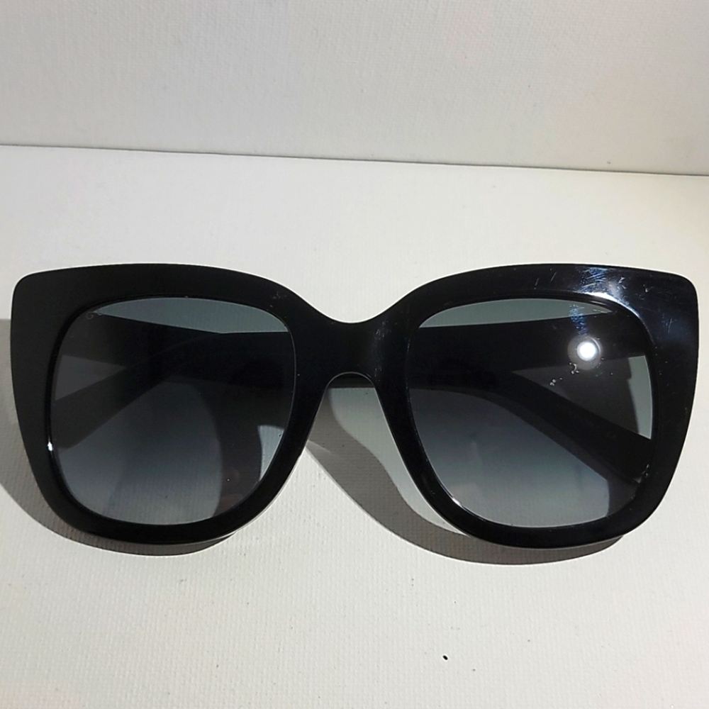 GUCCI black sunglasses